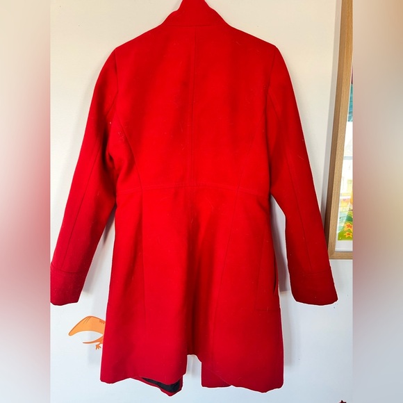 Woman Zara Bold Red Trench Coat. Perfect for cool/cold weather - Picture 14 of 14